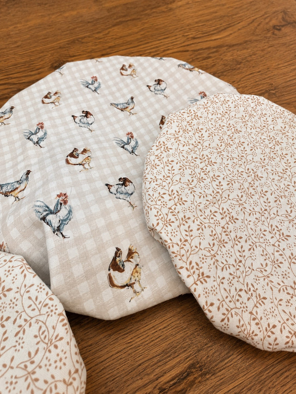 Chicken on Gingham / Tan Vine Reversible Bowl Cover Set