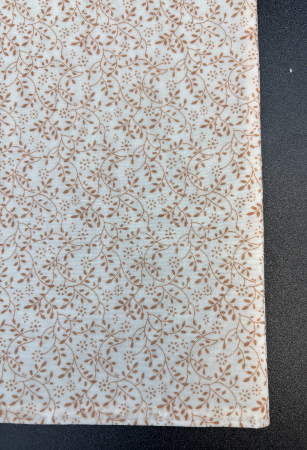 Tan Vine Bees Waxed Bread Bag